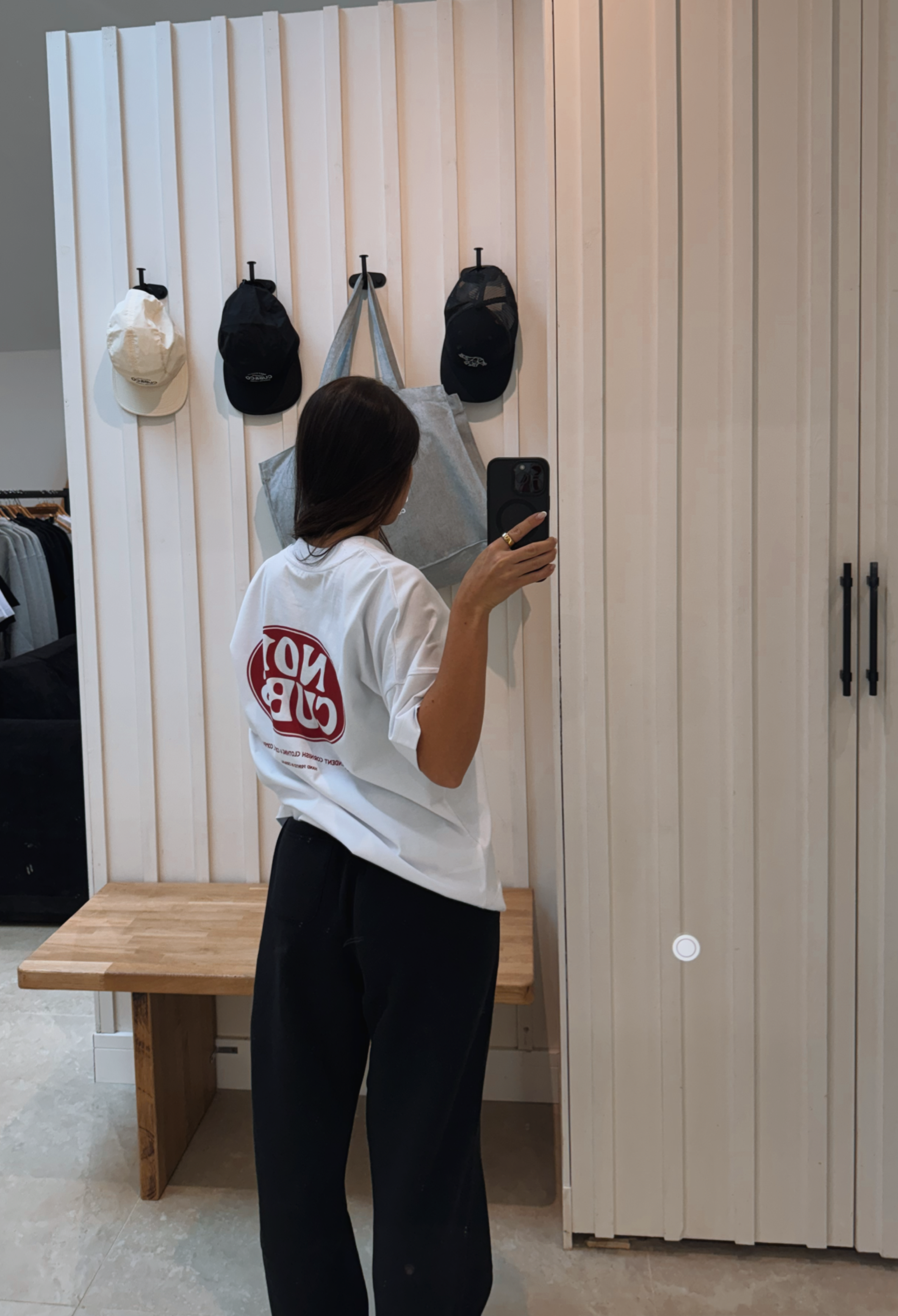 Oval T-Shirt- White / Red